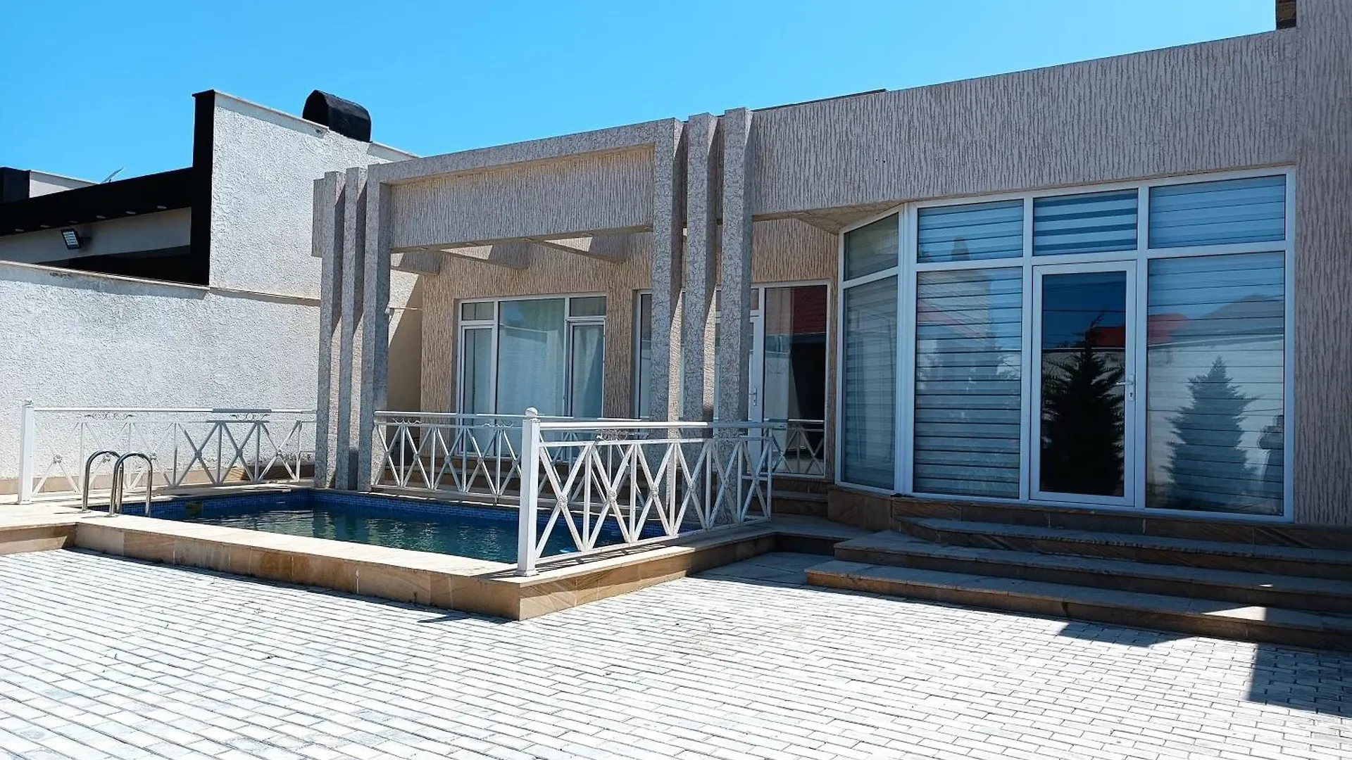 White House - Stylish Villa With Pool  Baku